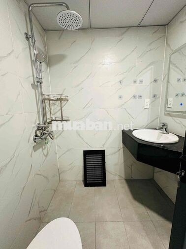 CHO THUÊ CHDV 2PN 2WC_BAN CÔNG THANG MÁY _MÁY GIẶT SẤY  NGAY HÀNG XANH