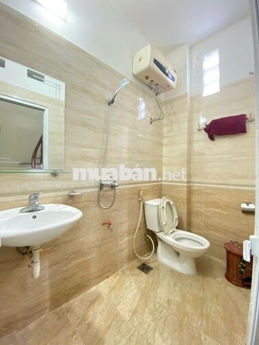 Cho thuê nhà riêng ngõ 1375 Giải Phóng -30m2-5 tầng - ô tô đỗ cửa