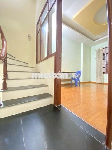 Cho thuê nhà riêng ngõ 1375 Giải Phóng -30m2-5 tầng - ô tô đỗ cửa