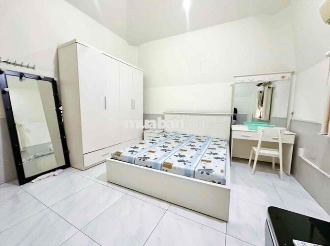 Penthouse 2PN Full NT_thang máy_bảo vệ 24/7 an ninh Gần đh Luật_NTT Q4