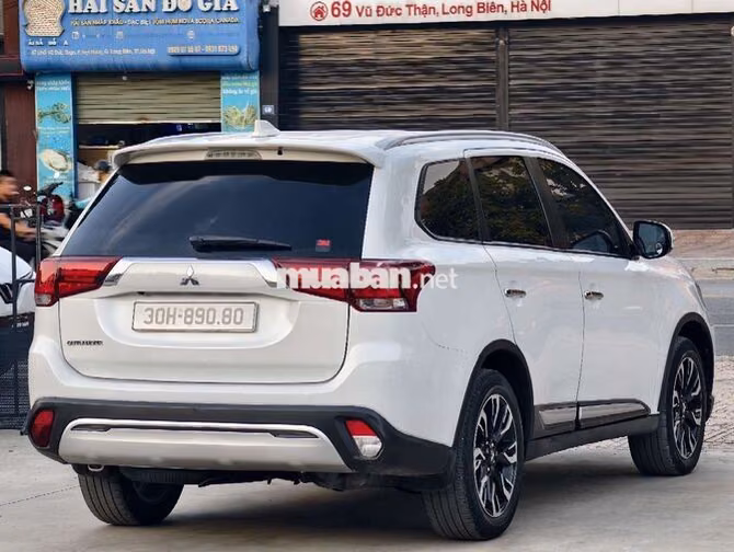 MITSHUBISHI OUTLANDER 2021 TRẮNG
