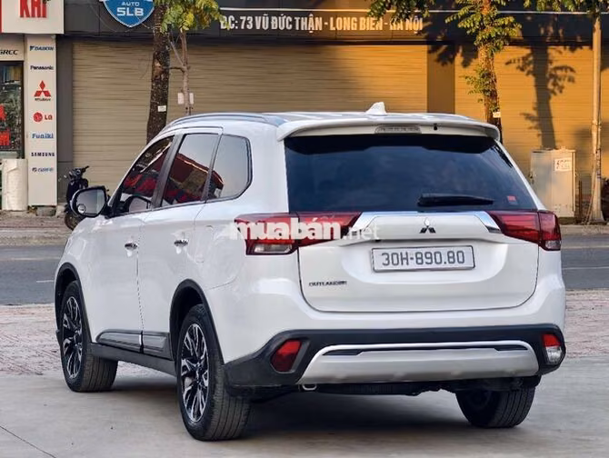 MITSHUBISHI OUTLANDER 2021 TRẮNG