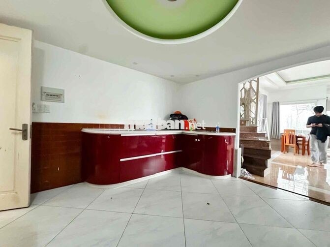 Penthouse 2PN Full NT_thang máy_bảo vệ 24/7 an ninh Gần đh Luật_NTT Q4