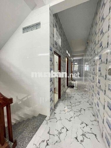 Nhà mới đẹp 2 lầu trục chính KdC Nam Long