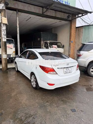 Hyundai Accent 2013 Số sàn Trắng