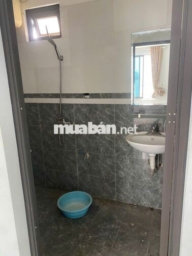 Cho thuê căn hộ mặt đường Thạch Bàn