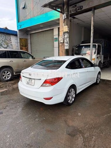 Hyundai Accent 2013 Số sàn Trắng