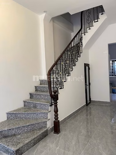 CHÍNH CHỦ CẦN BÁN NHÀ TẠI SỐ 6A, NGÕ 227/28/2 THẠCH BÀN, LB, HN