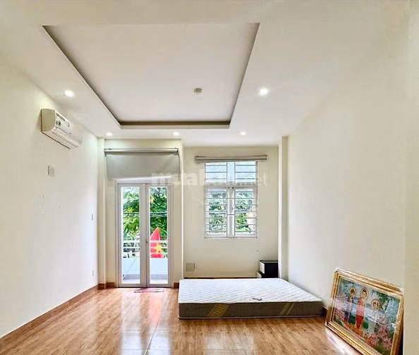 Bán nhà MT Đường 320 Bông Sao. DT 4x16m 1 trệt 3 lầu