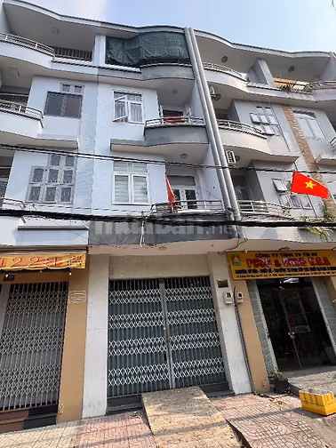 Bán nhà MT Đường 320 Bông Sao. DT 4x16m 1 trệt 3 lầu