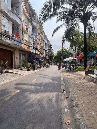 Bán nhà MT Đường 320 Bông Sao. DT 4x16m 1 trệt 3 lầu