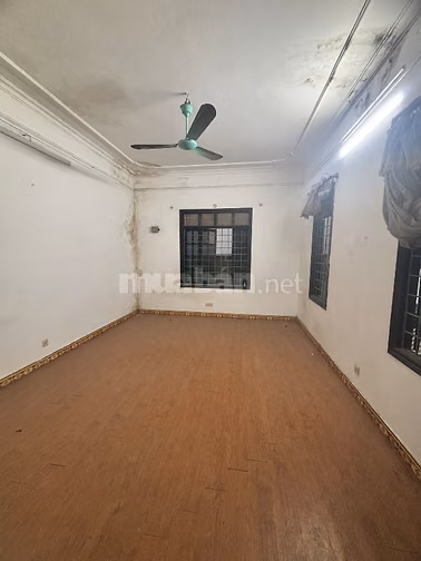 bán nhà số 2 ngõ 34 kim mã, cách mătf phố 10m