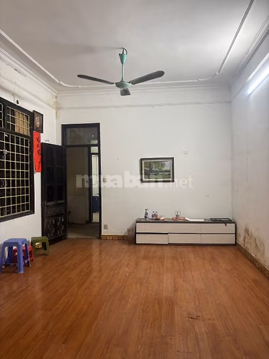 bán nhà số 2 ngõ 34 kim mã, cách mătf phố 10m