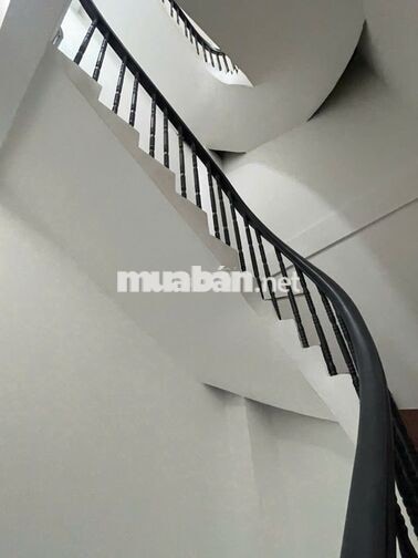 Cho thuê nhà mặt tiền Hoàng Xuân Nhị, 4 tầng 6pn6wc, Kd đa ngành