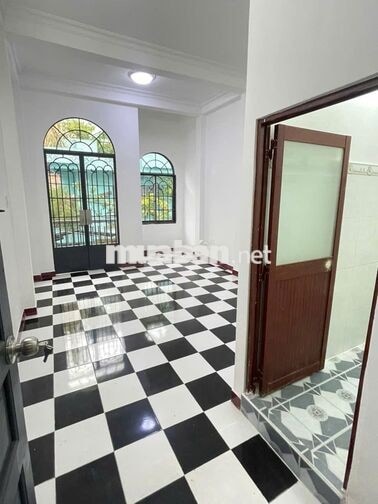 Cho thuê nhà mặt tiền Hoàng Xuân Nhị, 4 tầng 6pn6wc, Kd đa ngành