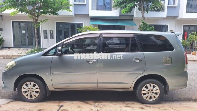 Toyota Innova GSR 2011 Số sàn Bạc