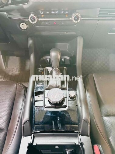 Mazda Mazda 3 Luxury 2022 Đỏ 18.000 km