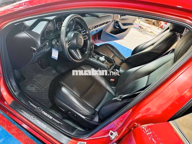 Mazda Mazda 3 Luxury 2022 Đỏ 18.000 km