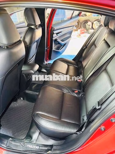 Mazda Mazda 3 Luxury 2022 Đỏ 18.000 km