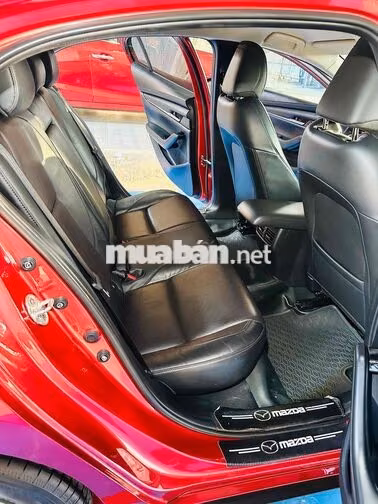 Mazda Mazda 3 Luxury 2022 Đỏ 18.000 km
