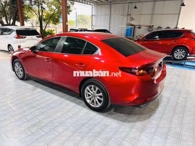Mazda Mazda 3 Luxury 2022 Đỏ 18.000 km