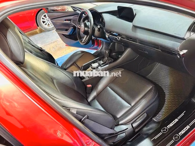 Mazda Mazda 3 Luxury 2022 Đỏ 18.000 km