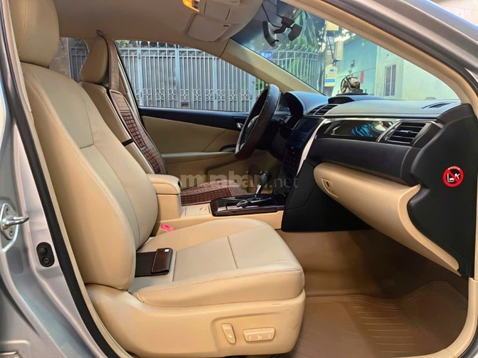 Xuất cảnh cần bán xe Toyota Camry bản 2.0E đời 2016