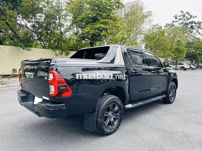 Toyota Hilux 2024 2.4AT 4x2 Đen 20000 km