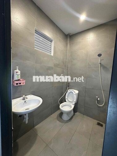 Cho thuê phòng có máy lạnh, sạch, yên tĩnh gần trường Long Bình Tân