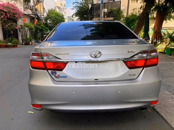 Xuất cảnh cần bán xe Toyota Camry bản 2.0E đời 2016