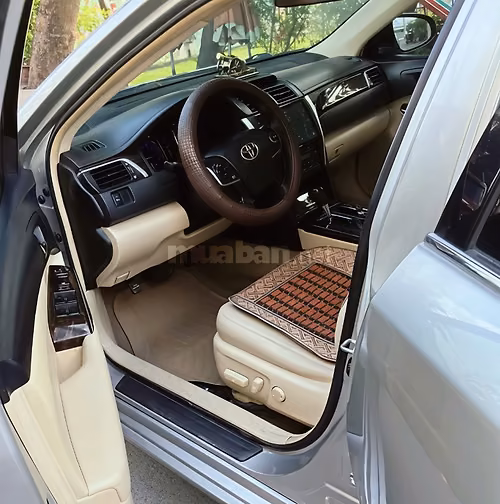 Xuất cảnh cần bán xe Toyota Camry bản 2.0E đời 2016