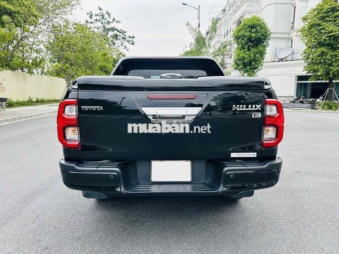 Toyota Hilux 2024 2.4AT 4x2 Đen 20000 km