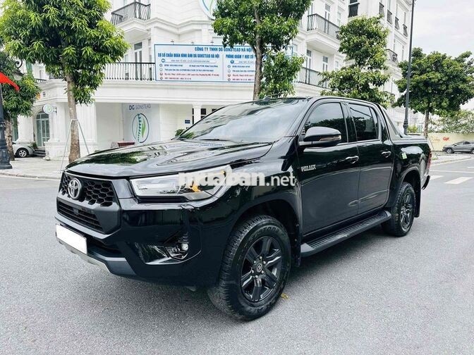 Toyota Hilux 2024 2.4AT 4x2 Đen 20000 km