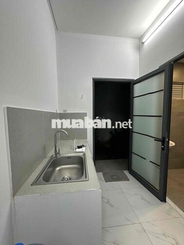 Cho thuê phòng có máy lạnh, sạch, yên tĩnh gần trường Long Bình Tân