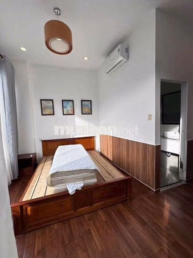 cho thuê nhà lầu 3 phòng ngủ full nội thất hẻm đường hoàn Quốc Việt