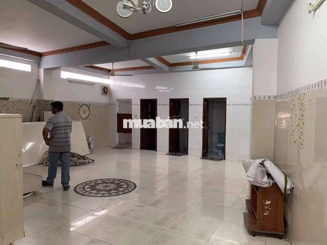 Nhà cho thuê 300m vuông sử dụng 900 giá 90 triệu