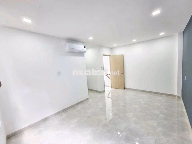 cho thuê nhà trệt lửng mới có sẵn hai máy lạnh hẻm 77 Phạm Ngũ Lão