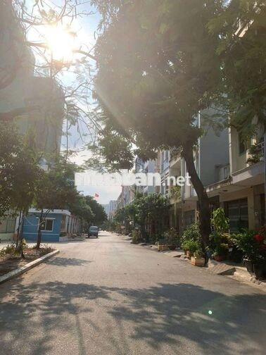 4 X 18M NHÀ MẶT TIỀN ĐƯỜNG KINH DOANH 