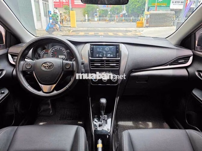 Toyota Vios 2025 1.5E CVT Ghi vàng