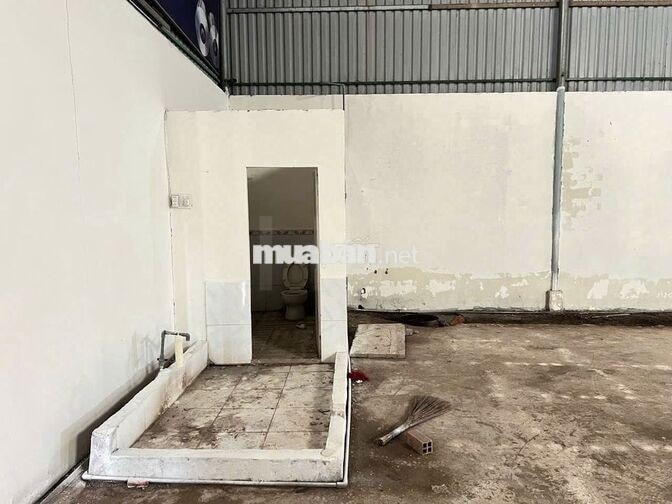Kho xưởng bãi 891 m² kho xây dựng 730m² có trạm điện 3 pha, Container