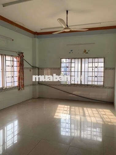 Nhà cho thuê 300m vuông sử dụng 900 giá 90 triệu