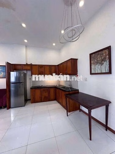 cho thuê nhà lầu 3 phòng ngủ full nội thất hẻm đường hoàn Quốc Việt
