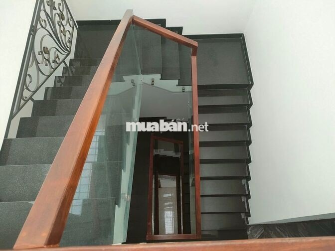  NHÀ ĐƯỜNG TRƯỜNG SƠN DIỆN TÍCH: 5X20M TRỆT 2 LẦU CHO THUÊ