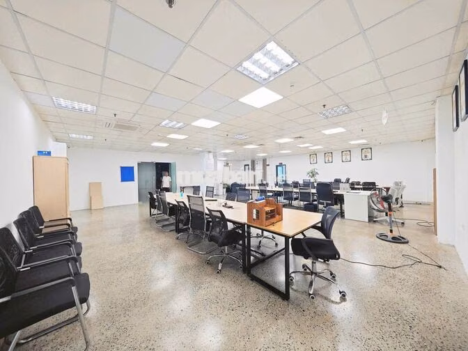 Cho thuê sàn văn phòng Nguyễn Trãi 350m2 55tr FREE gửi xe, trần 3m2