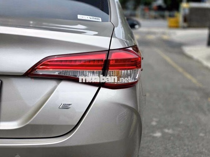 Toyota Vios 2025 1.5E CVT Ghi vàng