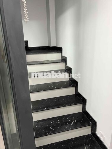 Chính chủ cho thuê 500m2 1trệt 3 lầu + sân thượng MT âu cơ (thang máy)