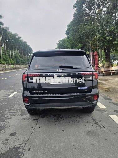 Ford Everest Titanium 2026 Đen
