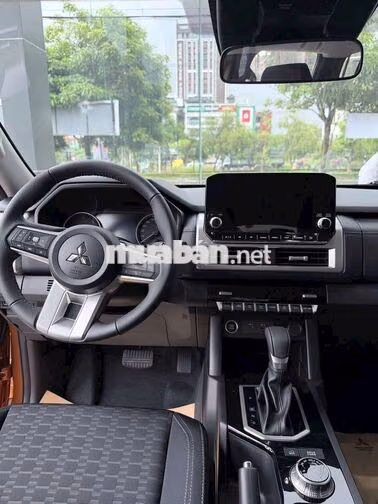 New Triton 4WD AT Premium, Giảm 100% thuế