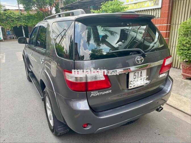 Toyota Fortuner 2010 2 cầu Xám ghế da