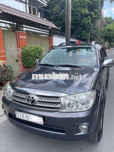 Toyota Fortuner 2010 2 cầu Xám ghế da